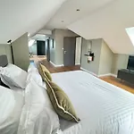 Pensión Aura Castle 4*