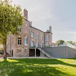 Pensión Aura Castle Picquigny