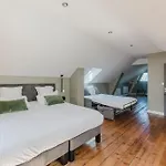 Aura Castle Pensión