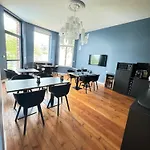 Aura Castle Pensión 4*