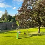 Pensión Aura Castle Picquigny