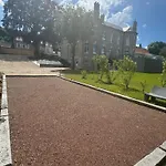 Aura Castle Pensión