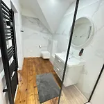 Aura Castle Pensión