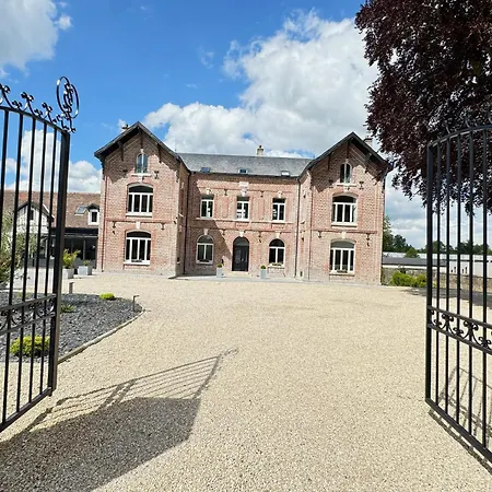 Aura Castle Pensionat 4*