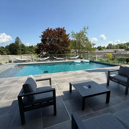 Aura Castle Gasthof 4*