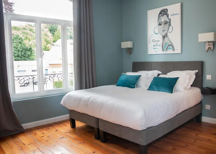 Aura Castle Gasthof 4*