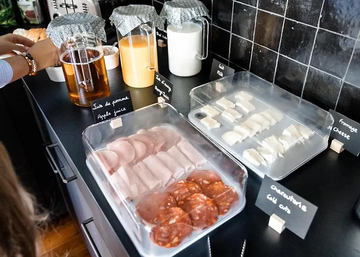 Aura Castle Gasthof 4*